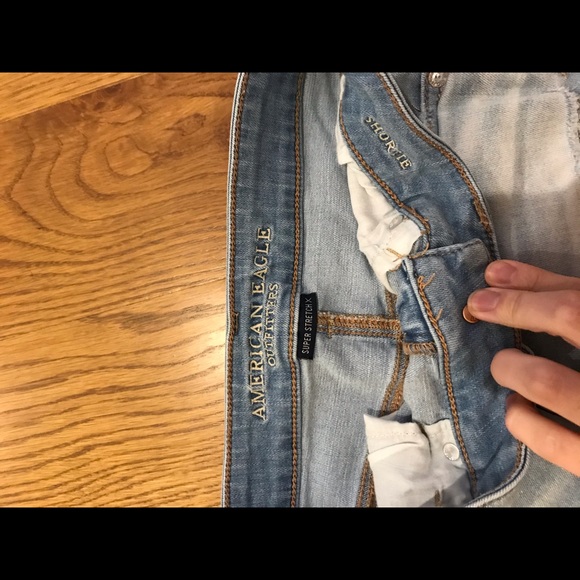 American Eagle Light Wash Denim Shorts - Picture 2 of 4